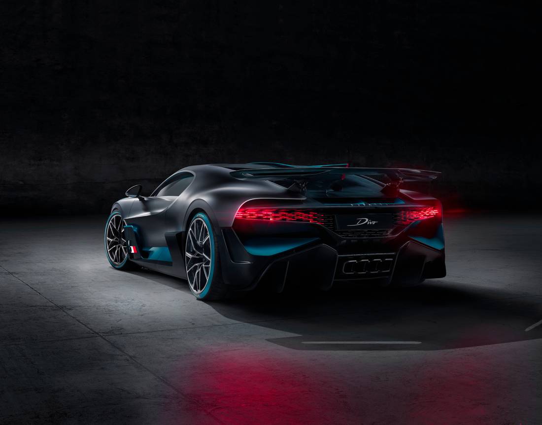05_bugatti-divo_r34