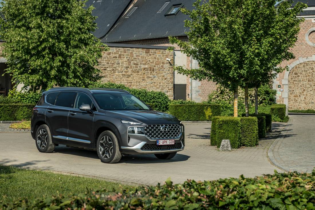 2021_Hyundai_SantaFe_Static_002