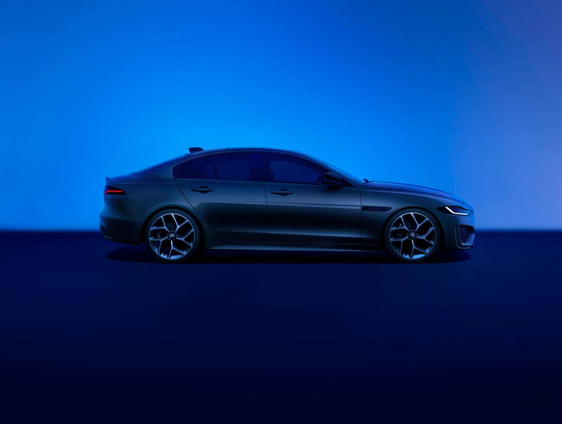 Jag_XE_24MY_Exterior_Side_41_250123