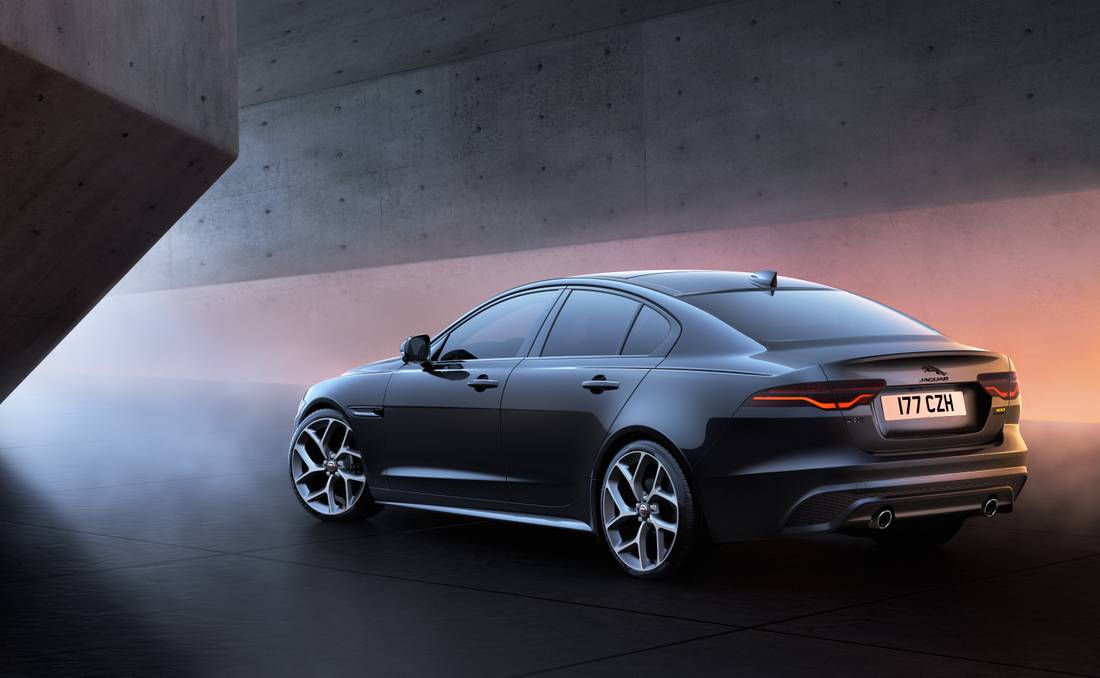 Jaguar_XE_23MY_300_SPORT_Exterior_Rear_3-Quarter_260422