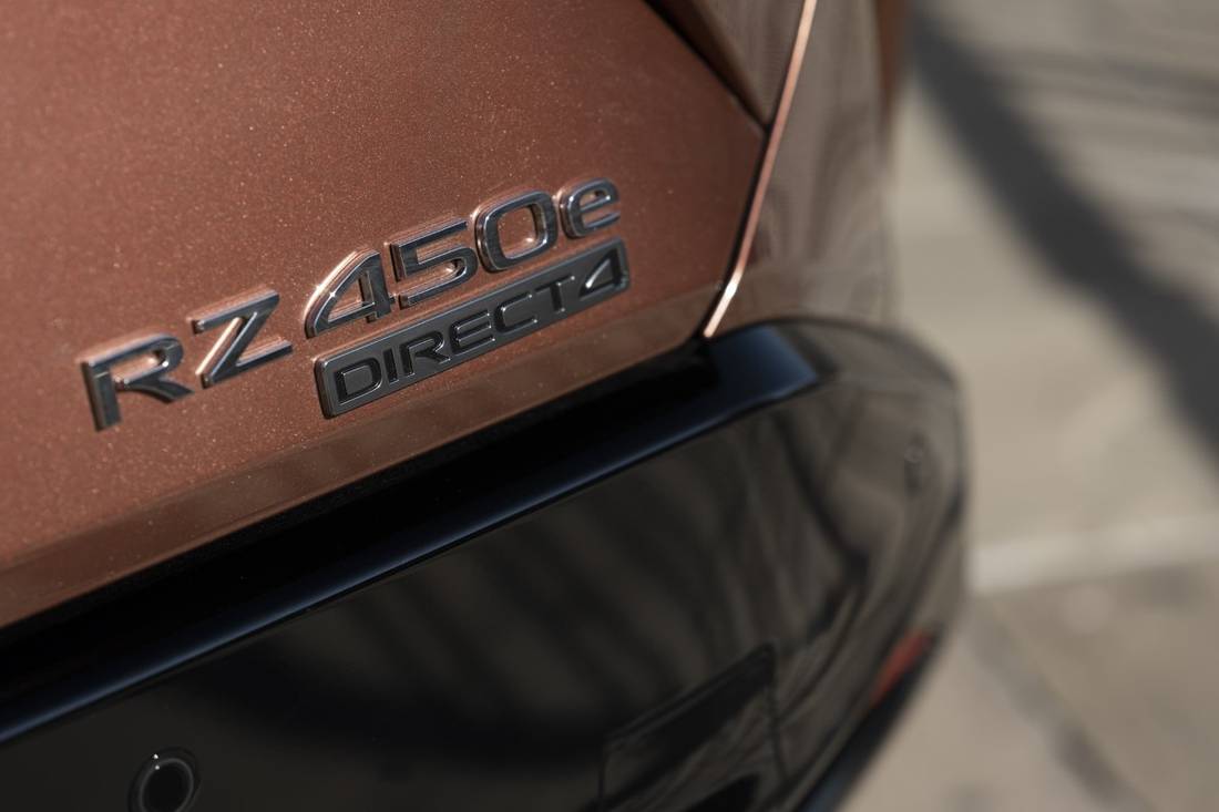 2023+RZ+450e+Sonic+Copper+Bitone+Detail_001