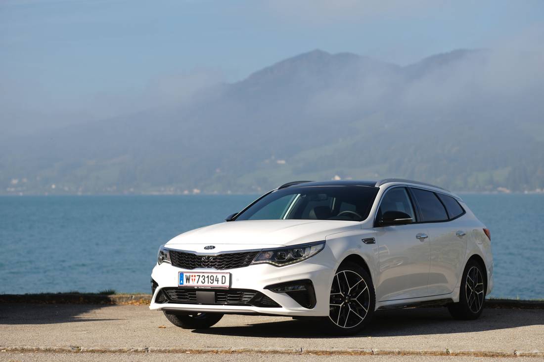 kia_optima_sportswagon_gt_line