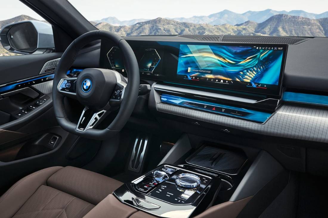 P90505127_highRes_the-new-bmw-i5-edriv