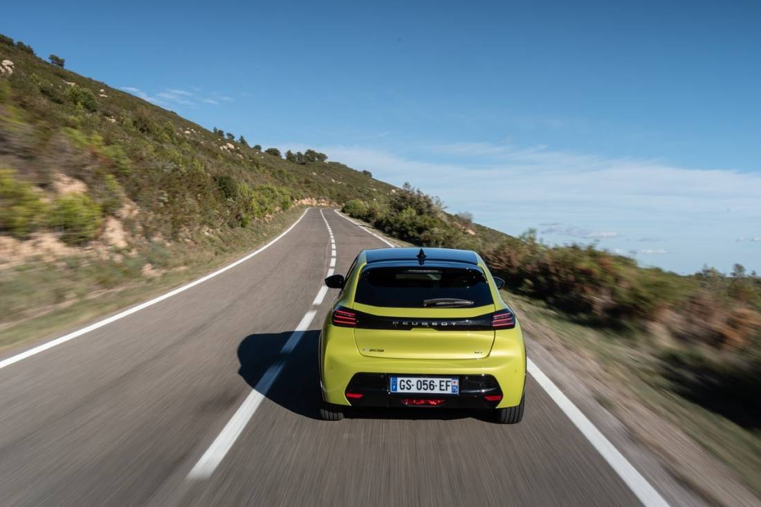 PEUGEOT_E208_TESTDRIVE_2311TC008