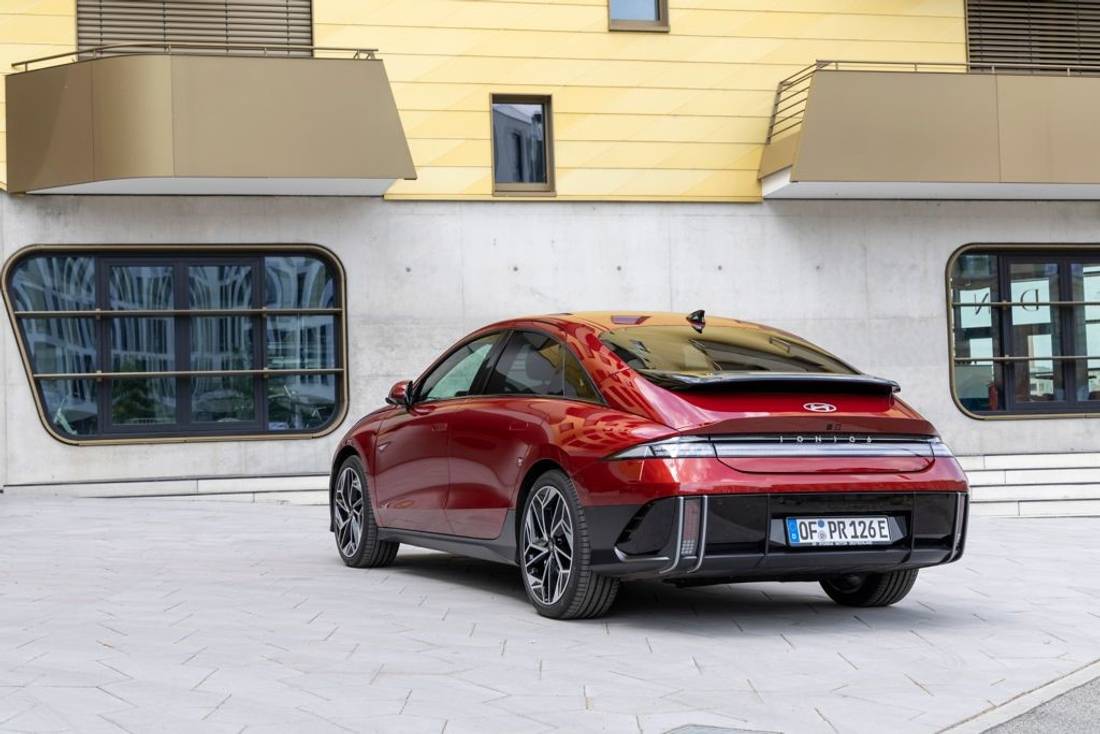 hyundai-ioniq-6-ultimate-red-metallic-0923-07_wid_1024_bfc_off