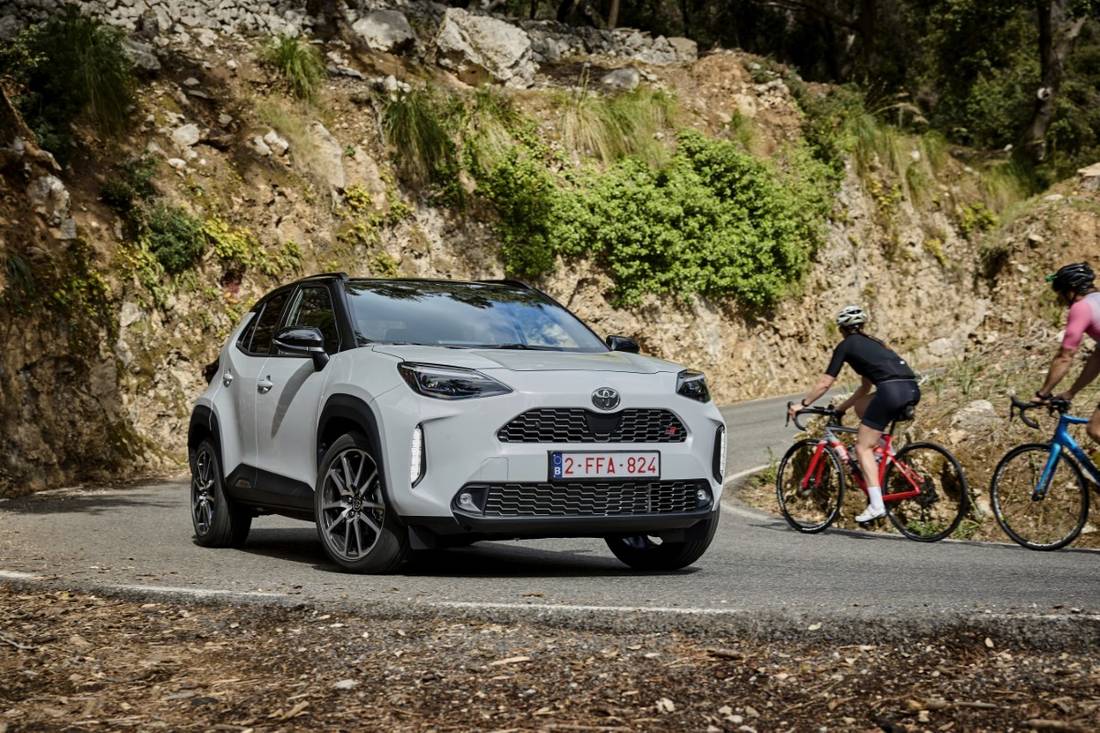 2024+_Yaris_Cross_Dynamic+Grey_DPL_Dynamic+03