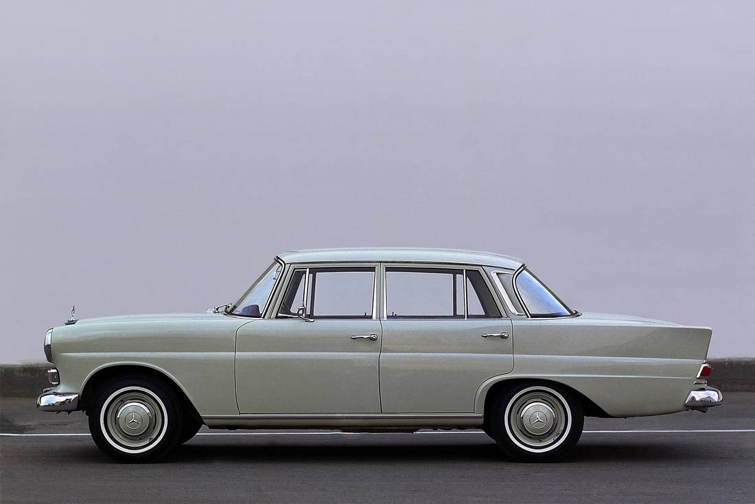 Mercedes-Benz 230 AS24 1