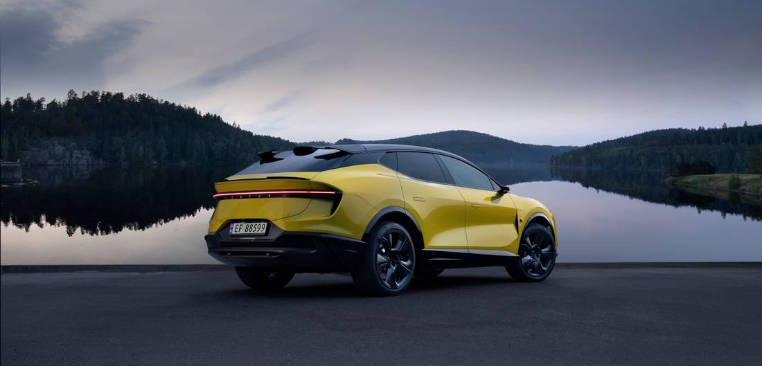 LOTUS_ELETRE-S_SOLAR-YELLOW_STATIC_2