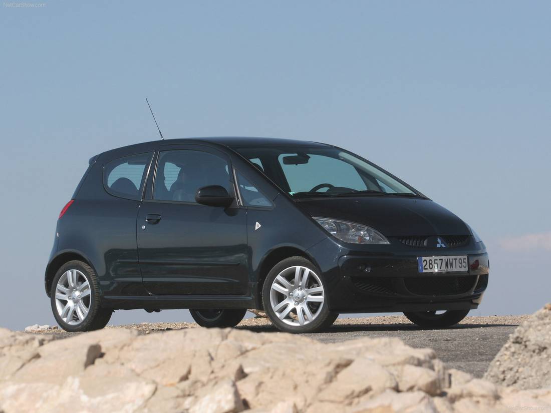 Mitsubishi-Colt_CZT-2008-1600-01