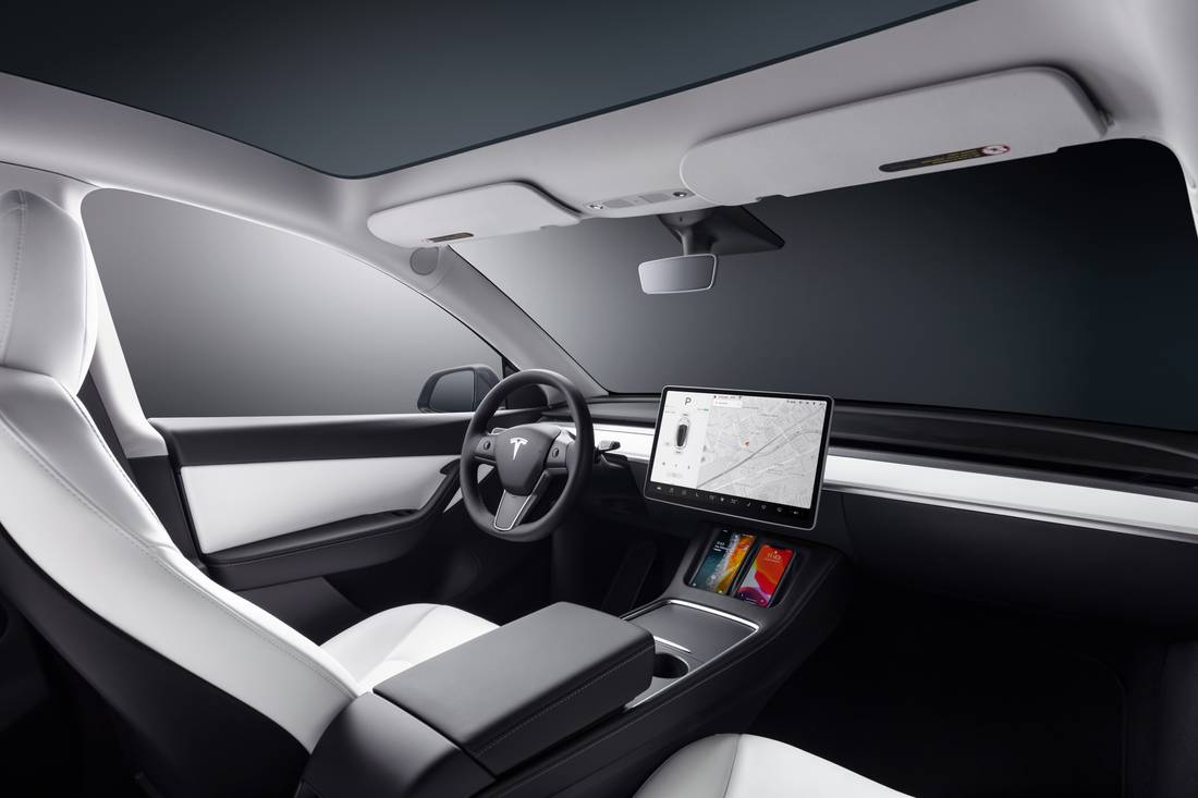 tesla-model-y-interieur