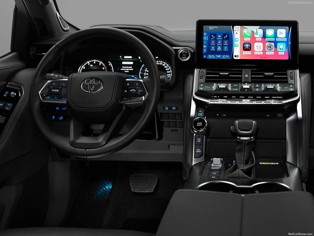 Toyota-Land_Cruiser-2022-1600-09