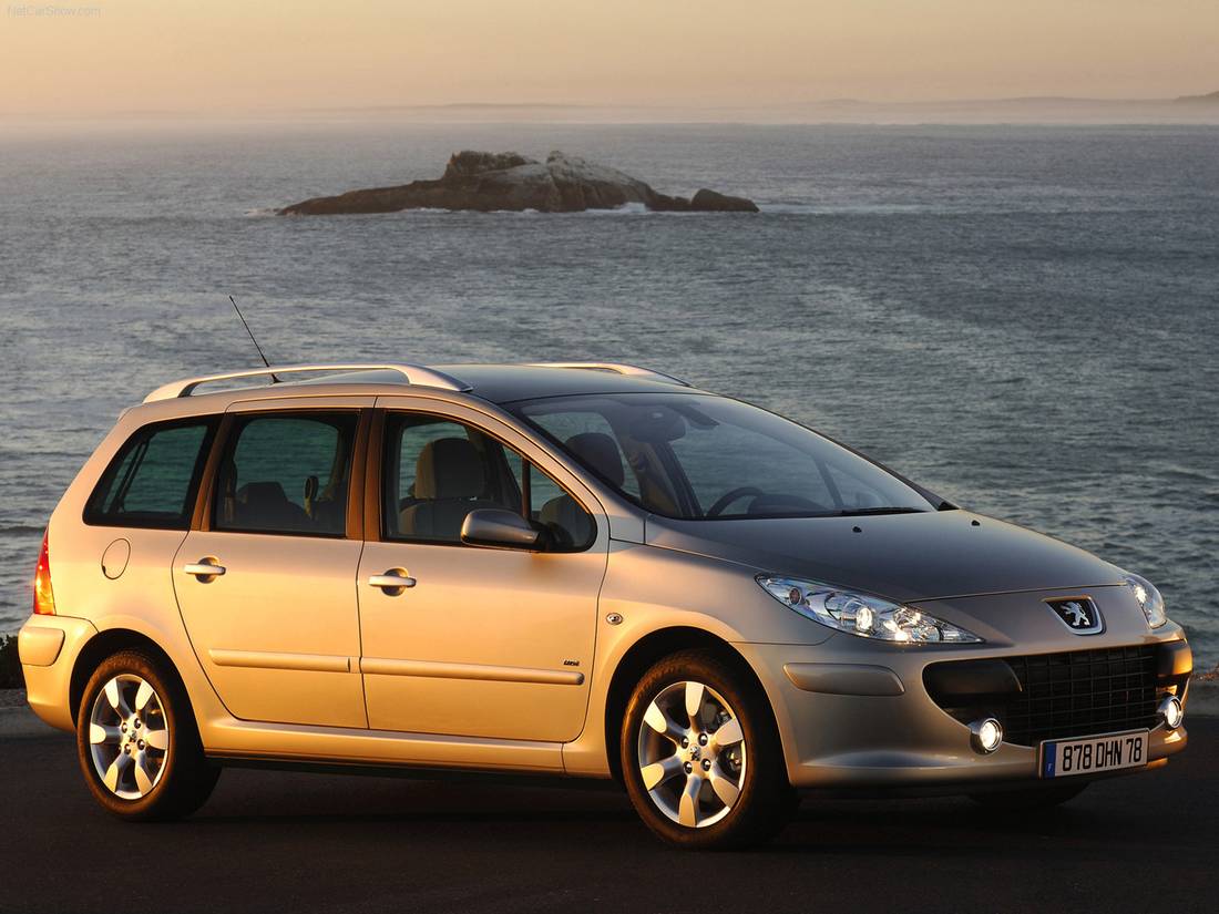 Peugeot-307_SW-2005-1600-01