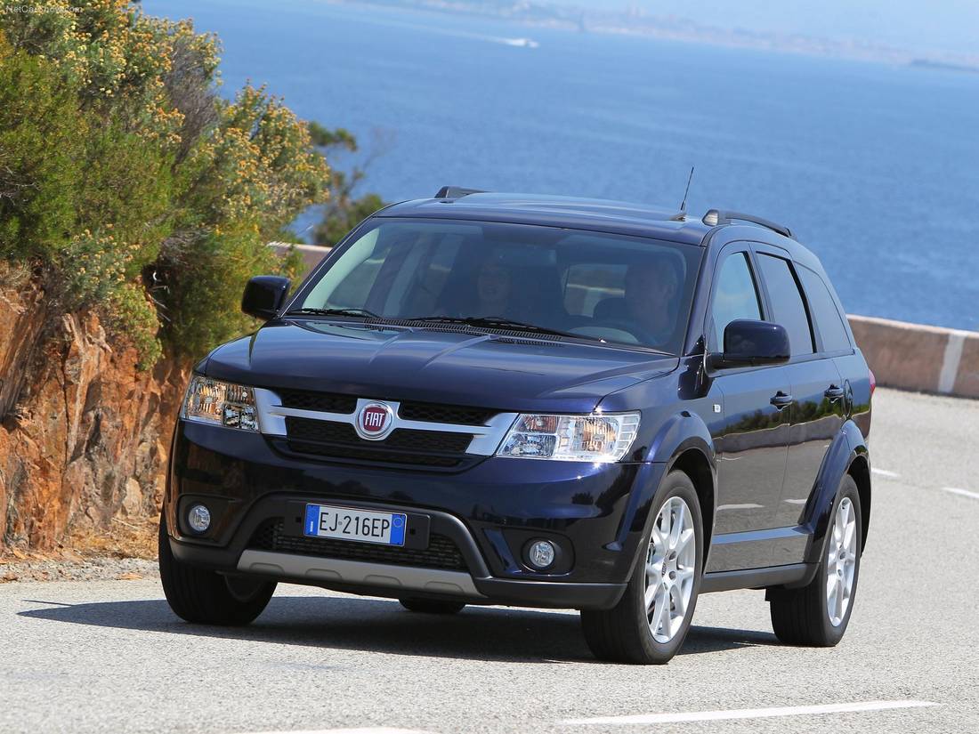 Fiat-Freemont-2012-1600-01