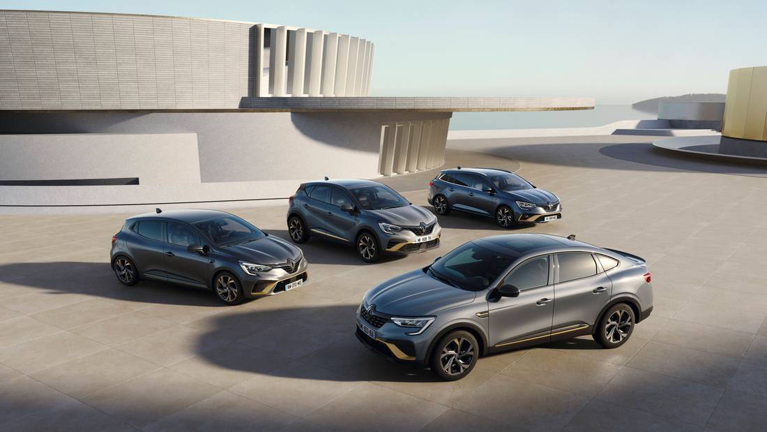 2022_-_Renault_E-Tech_engineered_Range