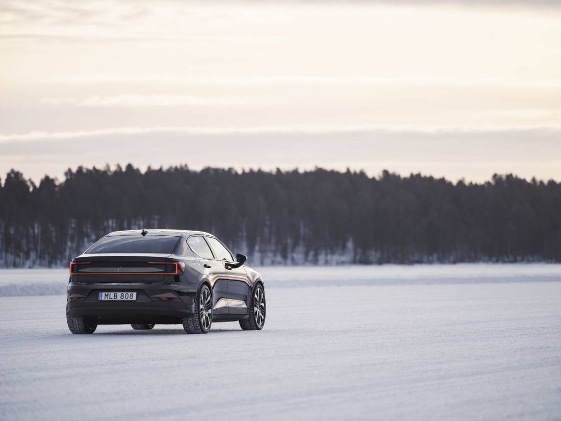 676931_20231115_Polestar_2_MY24