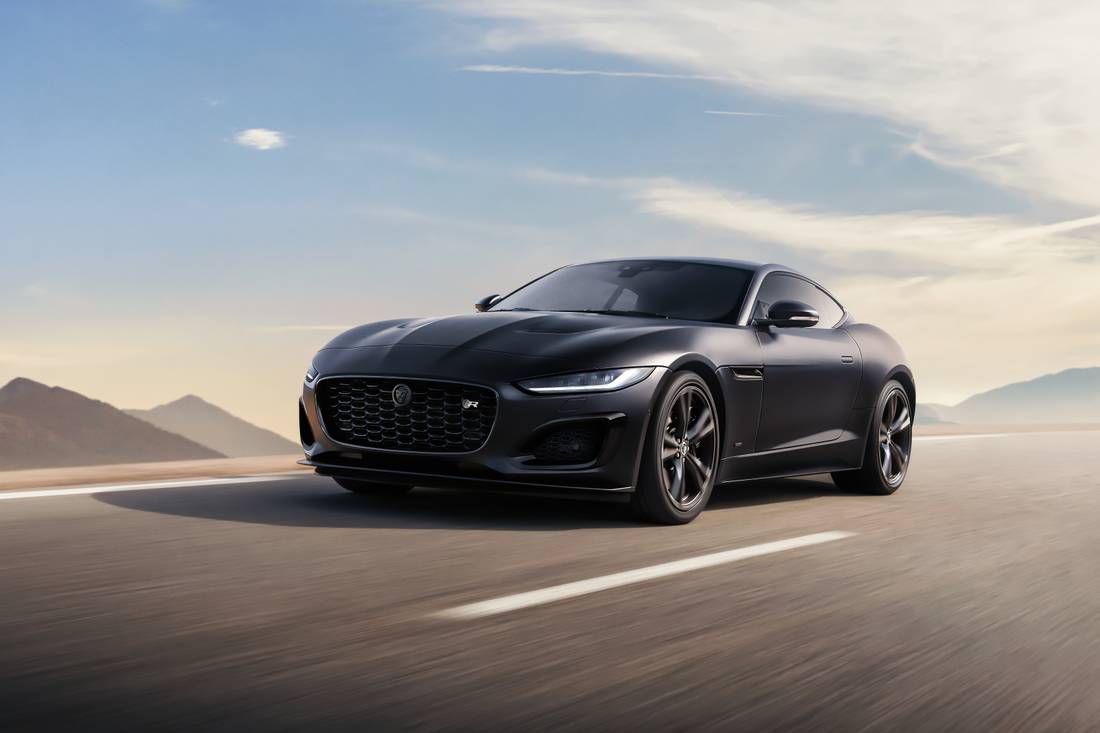 Jag_F-TYPE_24MY_01_Coupe_Exterior_Driving_Front3Qr_March_2023_01