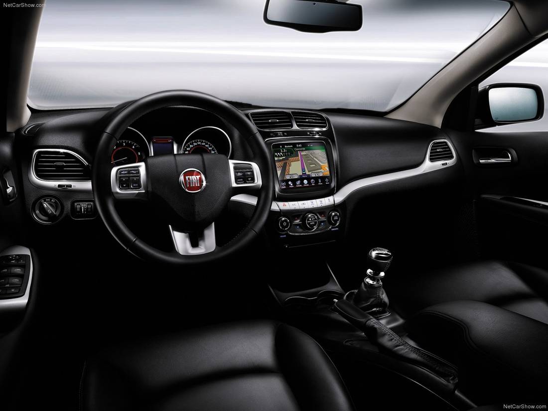 Fiat-Freemont-2012-1600-30