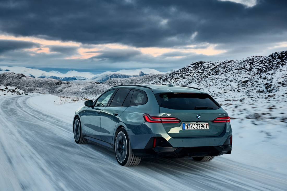 P90537310_highRes_the-new-bmw-i5-edriv