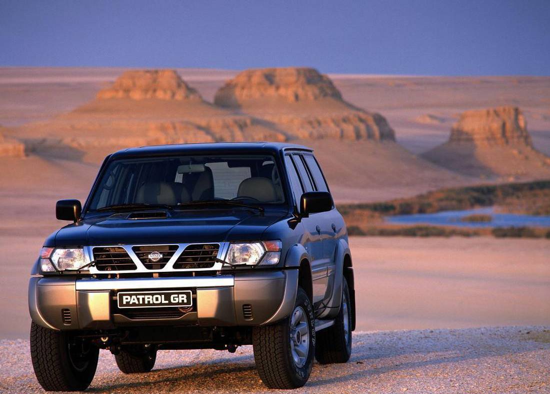 nissan_patrol_gr_5-door_15