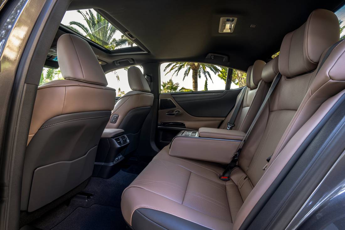 lexuses300h46
