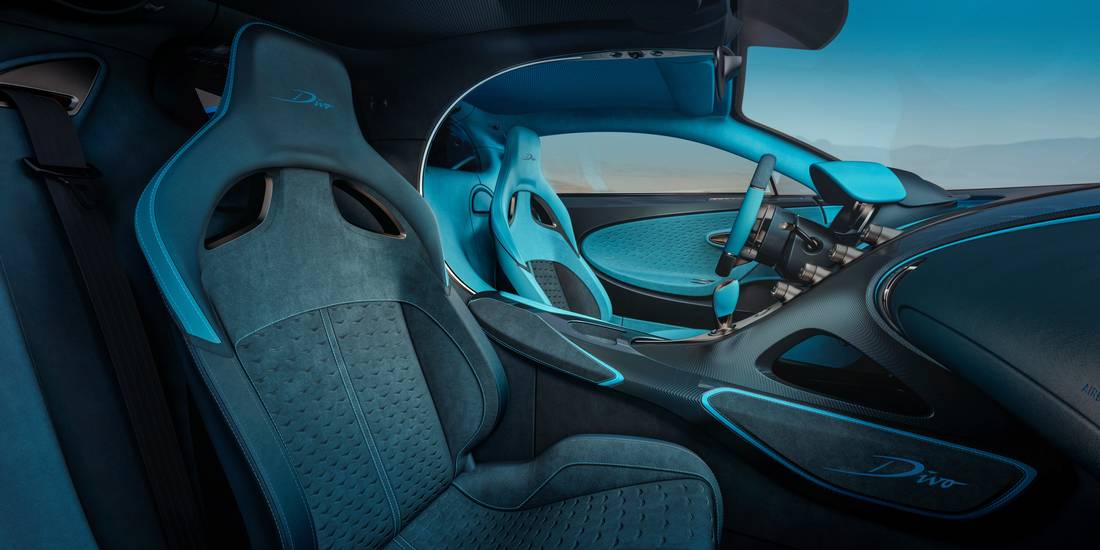 07_bugatti_divo_rendering