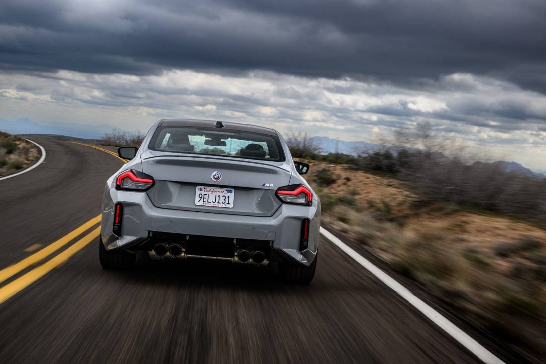 P90497695_lowRes_the-all-new-bmw-m2-b