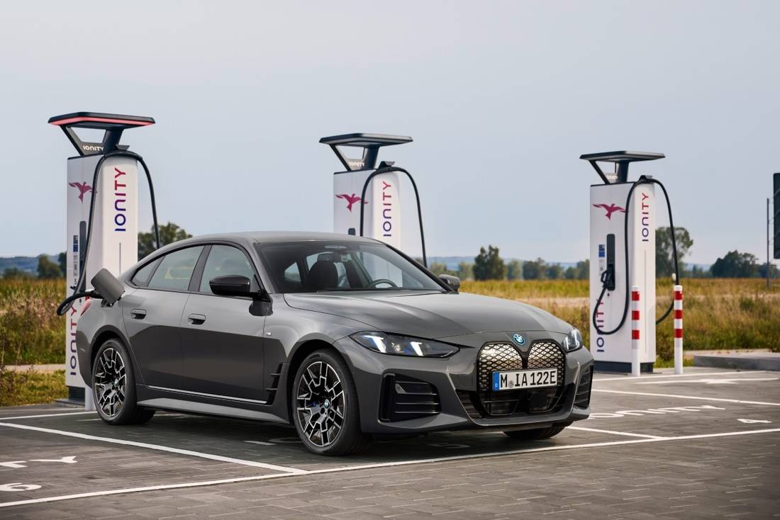 P90546604_lowRes_the-new-bmw-i4-e-dri