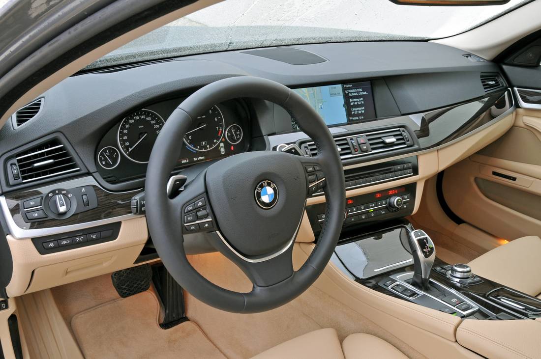 P90055811_highRes_the-new-bmw-535i-sed