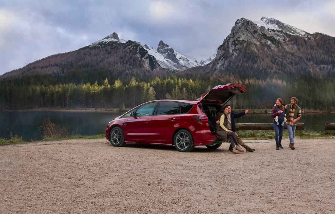 2021_ford_s_max_08_7092