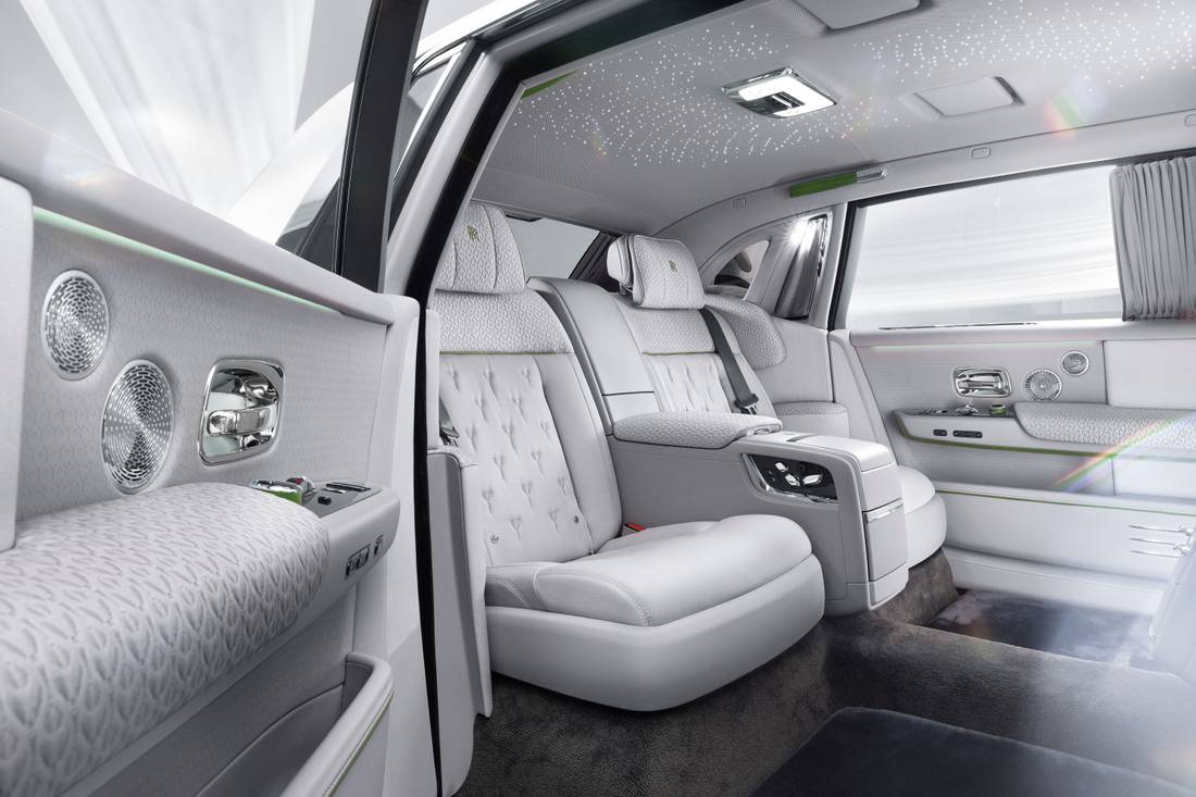 P90462834_highRes_rolls-royce-phantom-