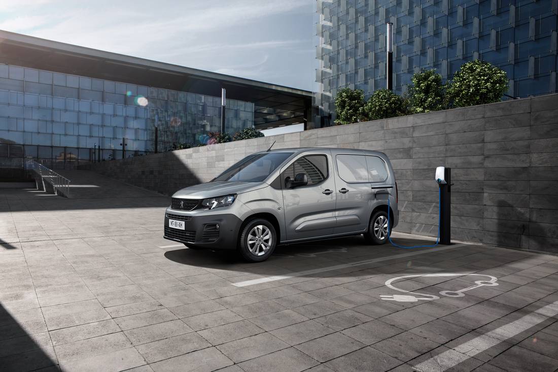 PEUGEOT_PARTNER_2101STYP001_0