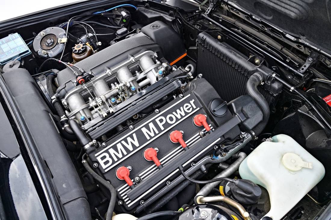 P90236419_lowRes_the-bmw-m3-evo-e30-0