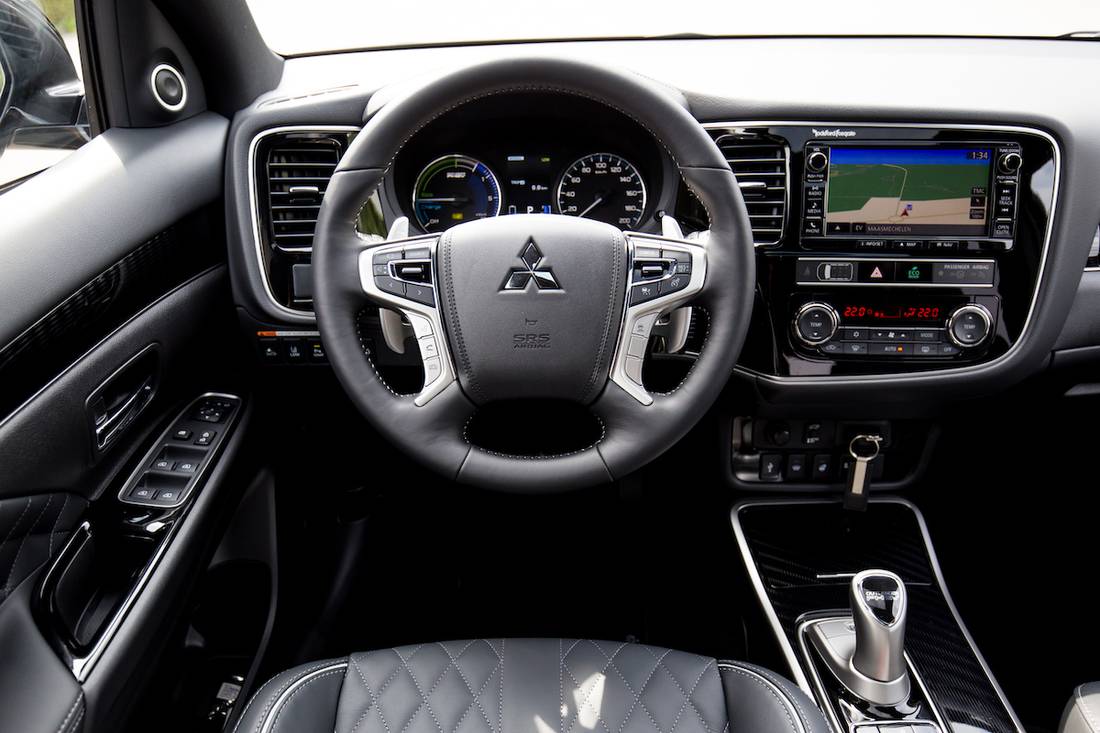 Mitsubishi Outlander AS24 2