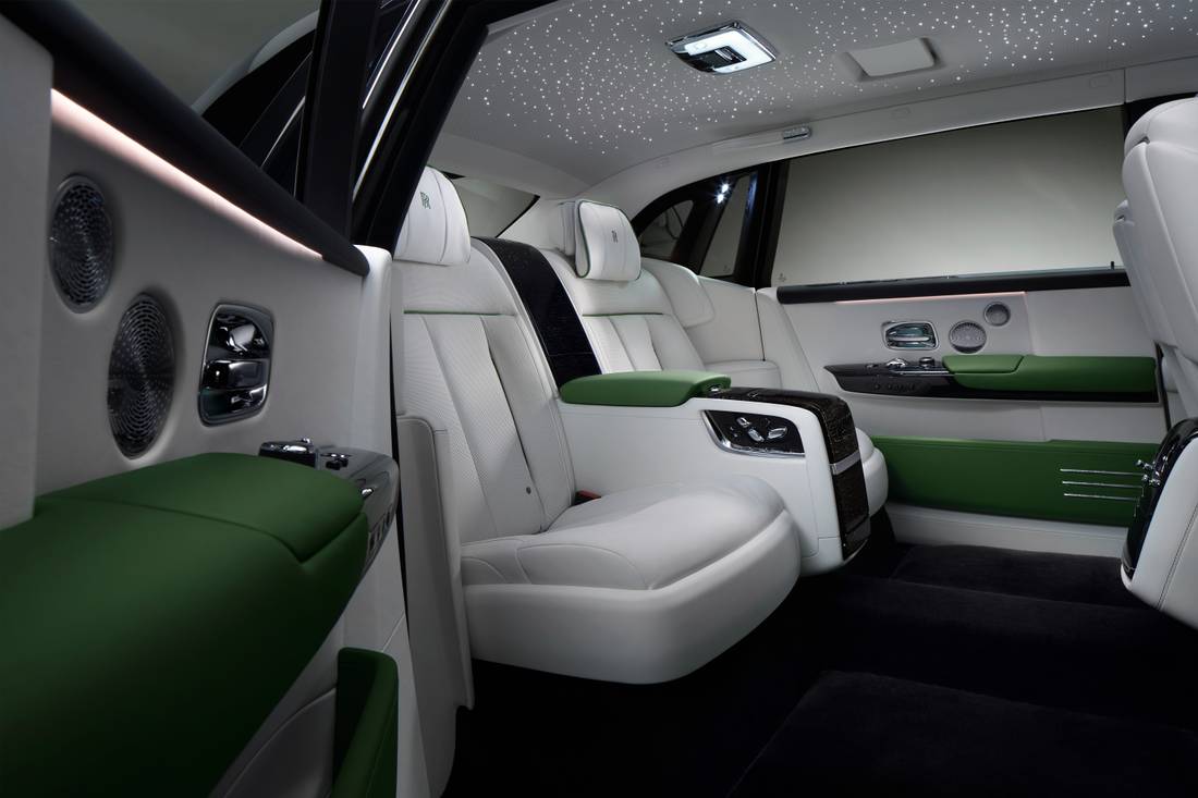 P90462842_highRes_rolls-royce-phantom-