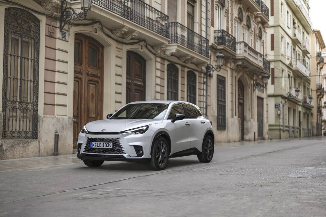 LEXUS_LBX_Relax_sonic_quartz_static_028