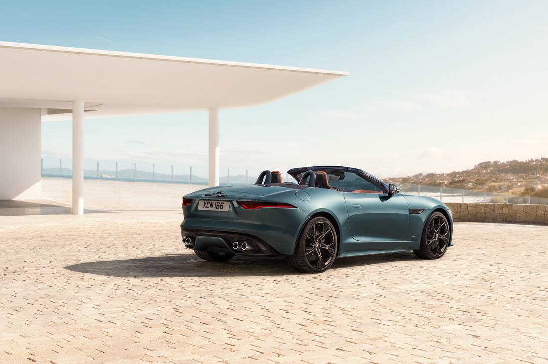 Jag_F-TYPE_24MY_Conv_01_Exterior_Static_Rear3Qr_March_2023_01