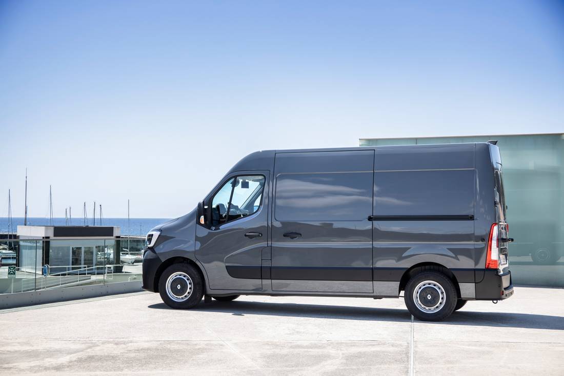 2019_-_New_Renault_MASTER_press_tests_in_Portugal