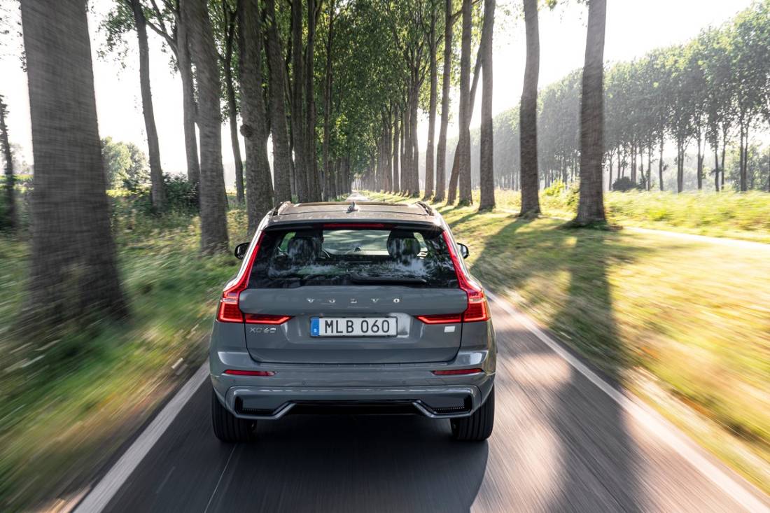288139_Volvo_XC60_Recharge_T8_AWD_Thunder_Grey