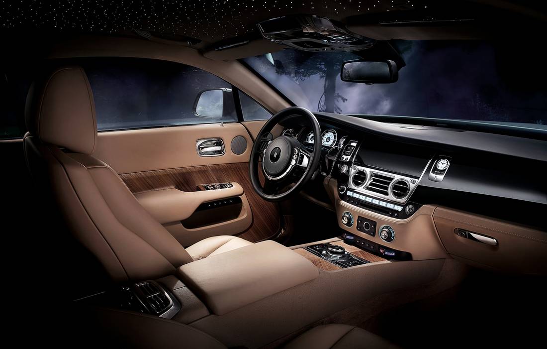 P90115728_highRes_rolls-royce-wraith
