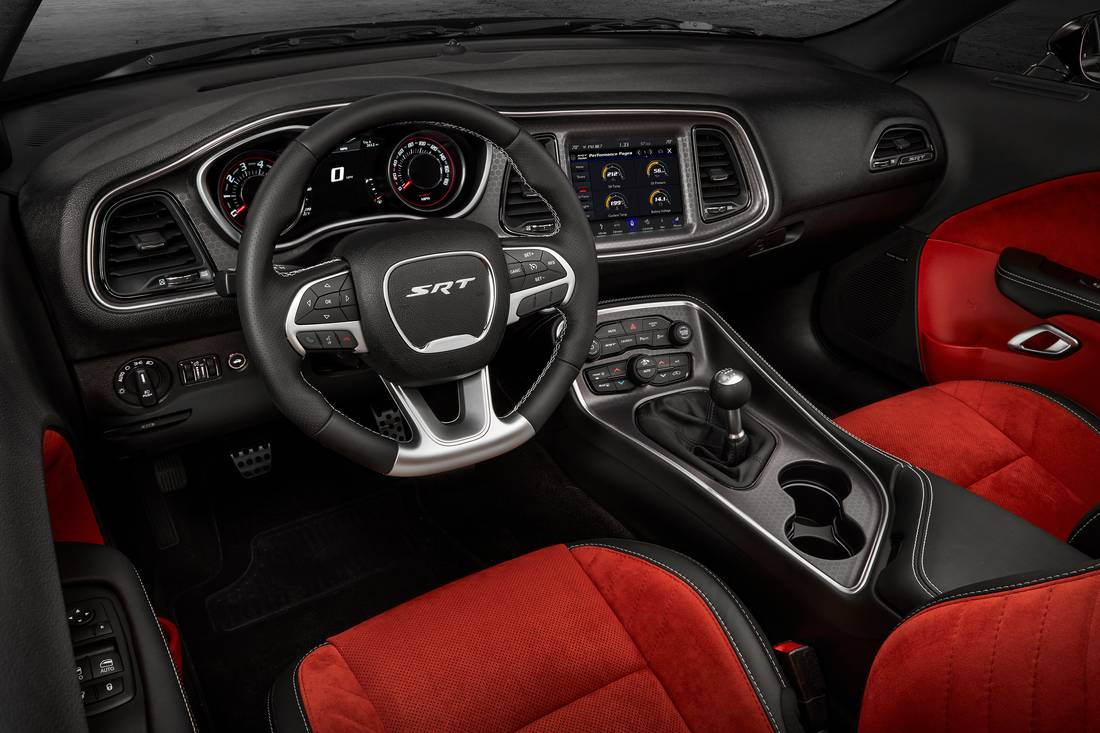 180307_Dodge_Challeger-SRT-392_08