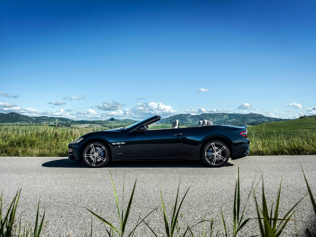 12793-MaseratiGranCabrioSportMY187