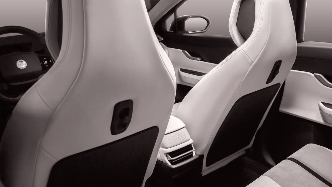 MB-Ocean-Interior-Sea-Salt-06-Back-of-Front-Seats-3840x2160_ifpuog