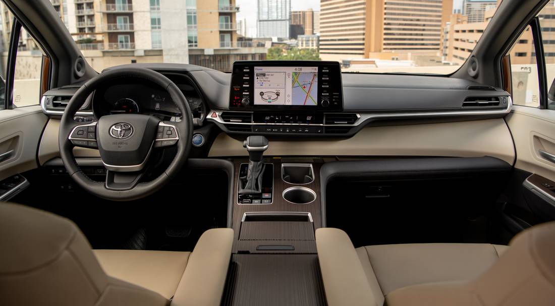 2022_Toyota_Sienna_XLE_AWD_Snset-Bronze-Mica_013