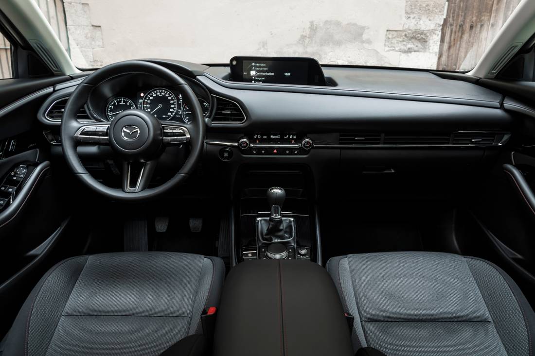 2022_mazda_cx-30_src_spain_int_1