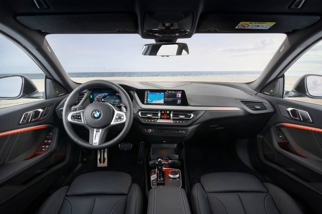 P90382947_lowRes_the-first-ever-bmw-2