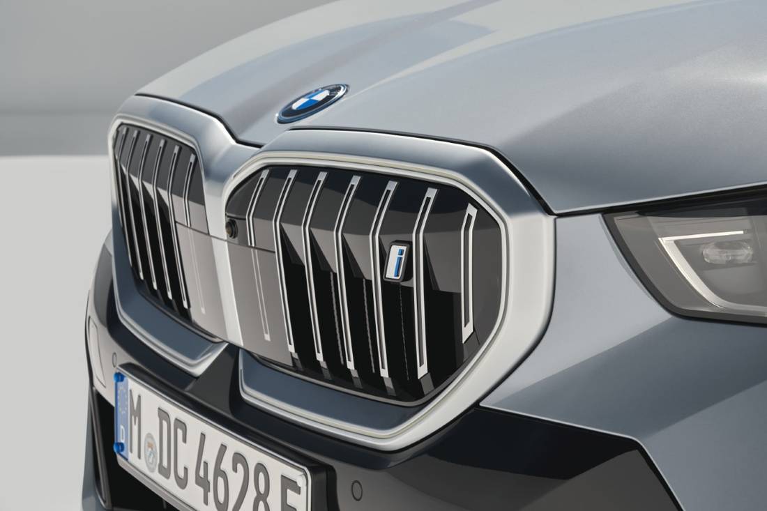 P90505116_highRes_the-new-bmw-i5-edriv