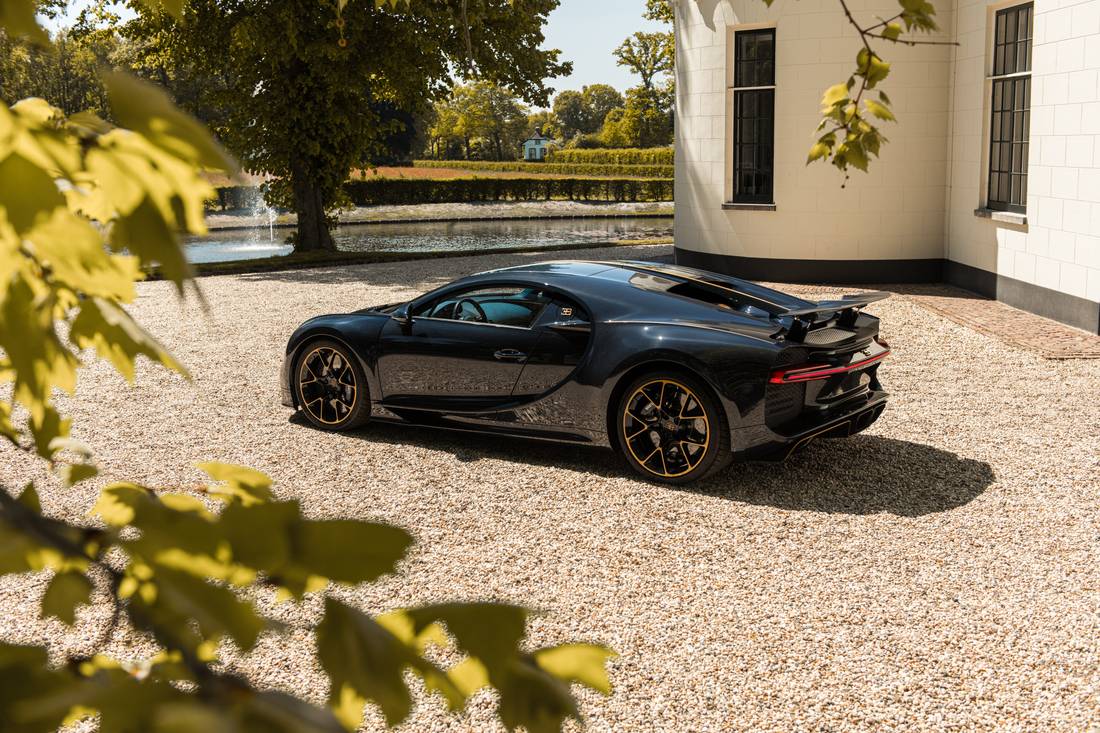 01 BUGATTI_Chiron-L__be (1)