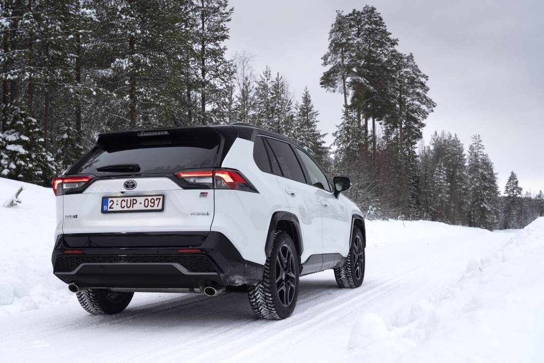 2023-rav4-hybrid-gr-sport-static-015-2