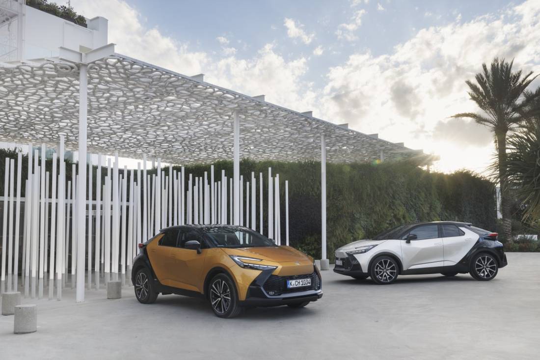 C-HR+Combo+shots+(1)