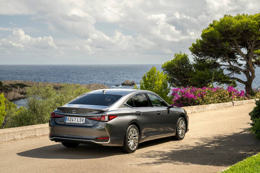 lexuses300h05